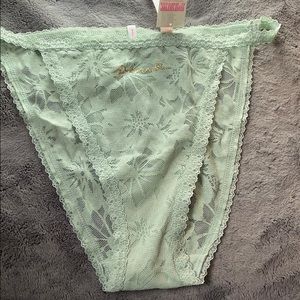 LACE HIGH-LEG BIKINI